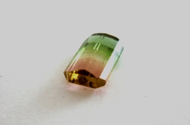 ブラジル産トリカラートルマリン☆オクタゴンシェープ☆6.7x4.1mm☆0.66ct.