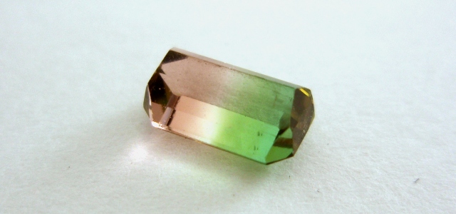 ブラジル産トリカラートルマリン☆オクタゴンシェープ☆6.8x4.1mm☆0.87ct.