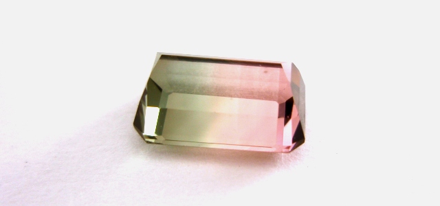 ナイジェリア産バイカラートルマリン☆オクタゴンシェープ☆8.3x5.4mm☆1.65ct.