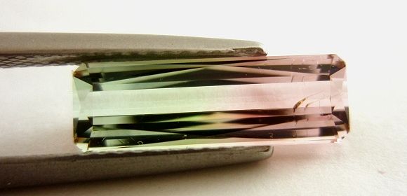 カシミール産バイカラートルマリン☆オクタゴン☆14.5x4.8mm☆2.66ct.