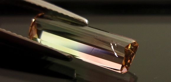 カシミール産バイカラートルマリン☆オクタゴン☆14.5x4.8mm☆2.66ct.