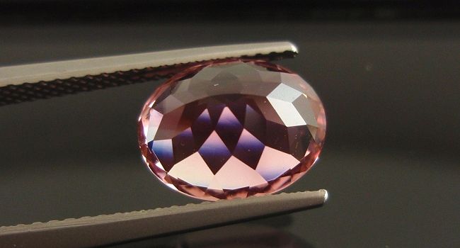 カシミール産ピンクトルマリン☆オーバル10.5x8.5☆3.26ct.