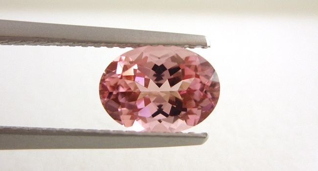 カシミール産ピンクトルマリン☆オーバル8x6☆1.32ct.