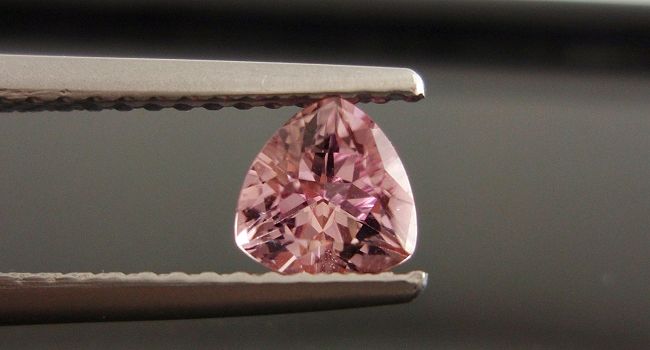 カシミール産ピンクトルマリン☆トリリアント5mm☆0.40(av.)ct.