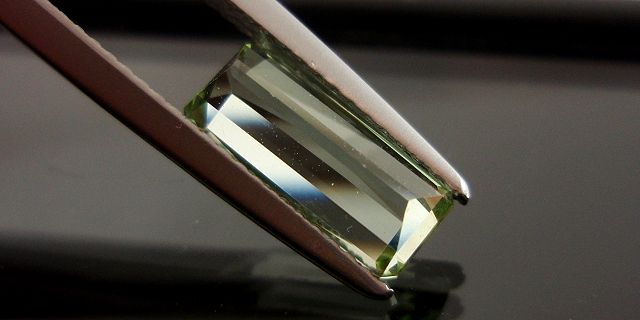 カシミール産トルマリン☆ラディアント11ｘ4.5☆1.90ct.