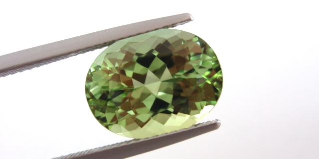 アフリカ産トルマリン☆オーバル13x10☆5.60ct.