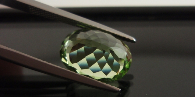アフリカ産トルマリン☆オーバル13x10☆5.60ct.